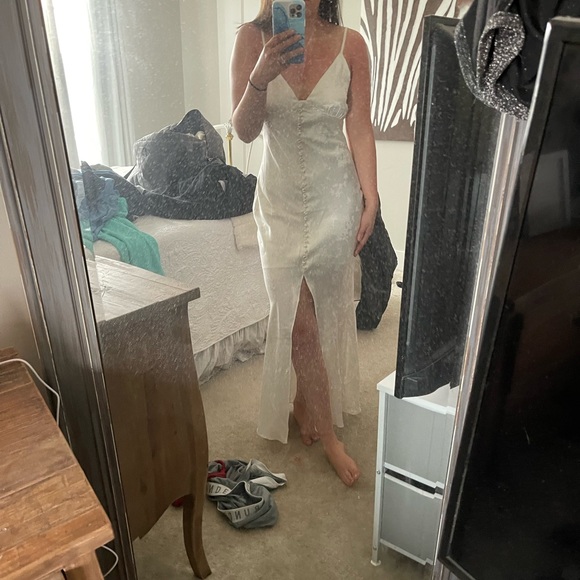 White silk dress - Medium - Picture 2 of 6